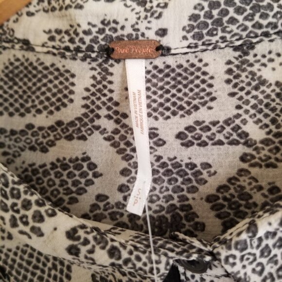 NWT Free People Dani Oversized Buttondown Shirt – Black Combo - Small - Picture 4 of 12